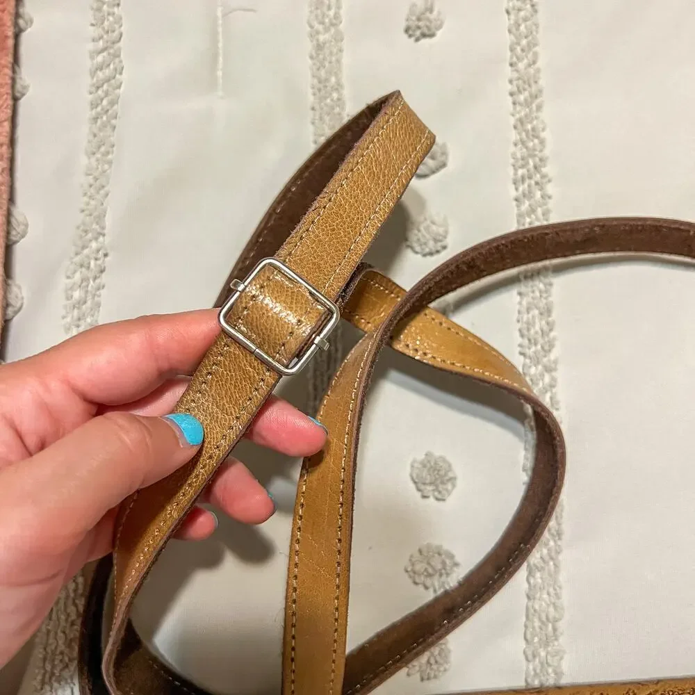 Women's Western Tooled Floral Leather Crossbody Wallet Purse
